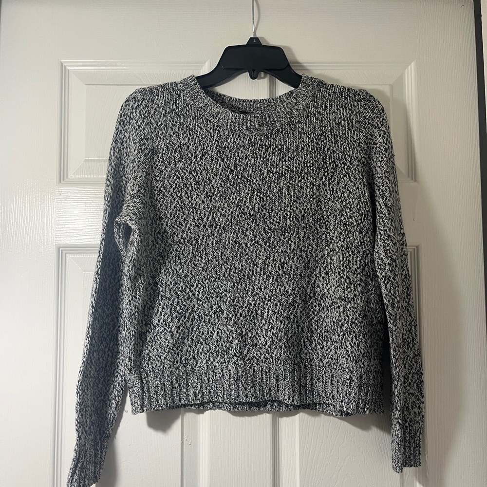 H&M Black and White Crew Neck Sweater